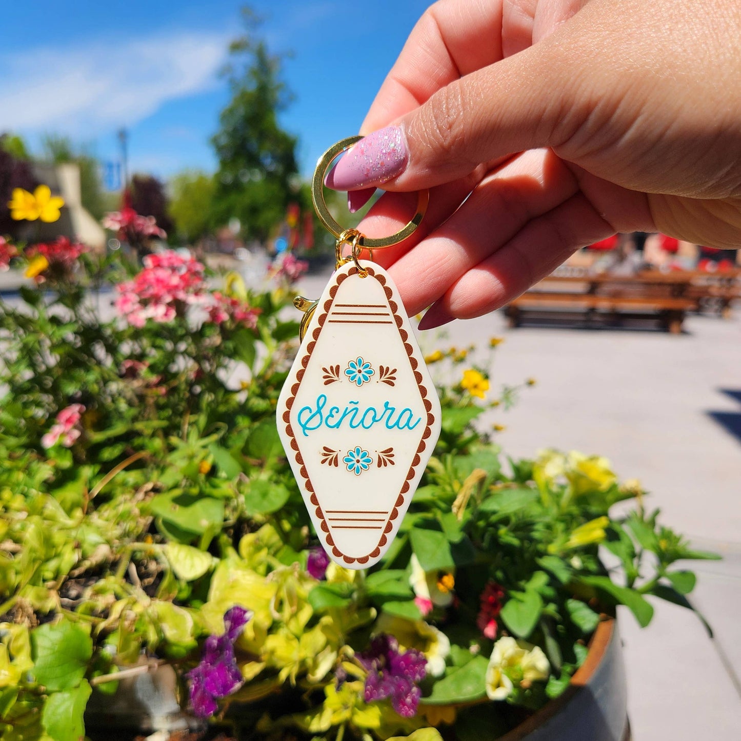 Señora Cream Acrylic Motel Keychain