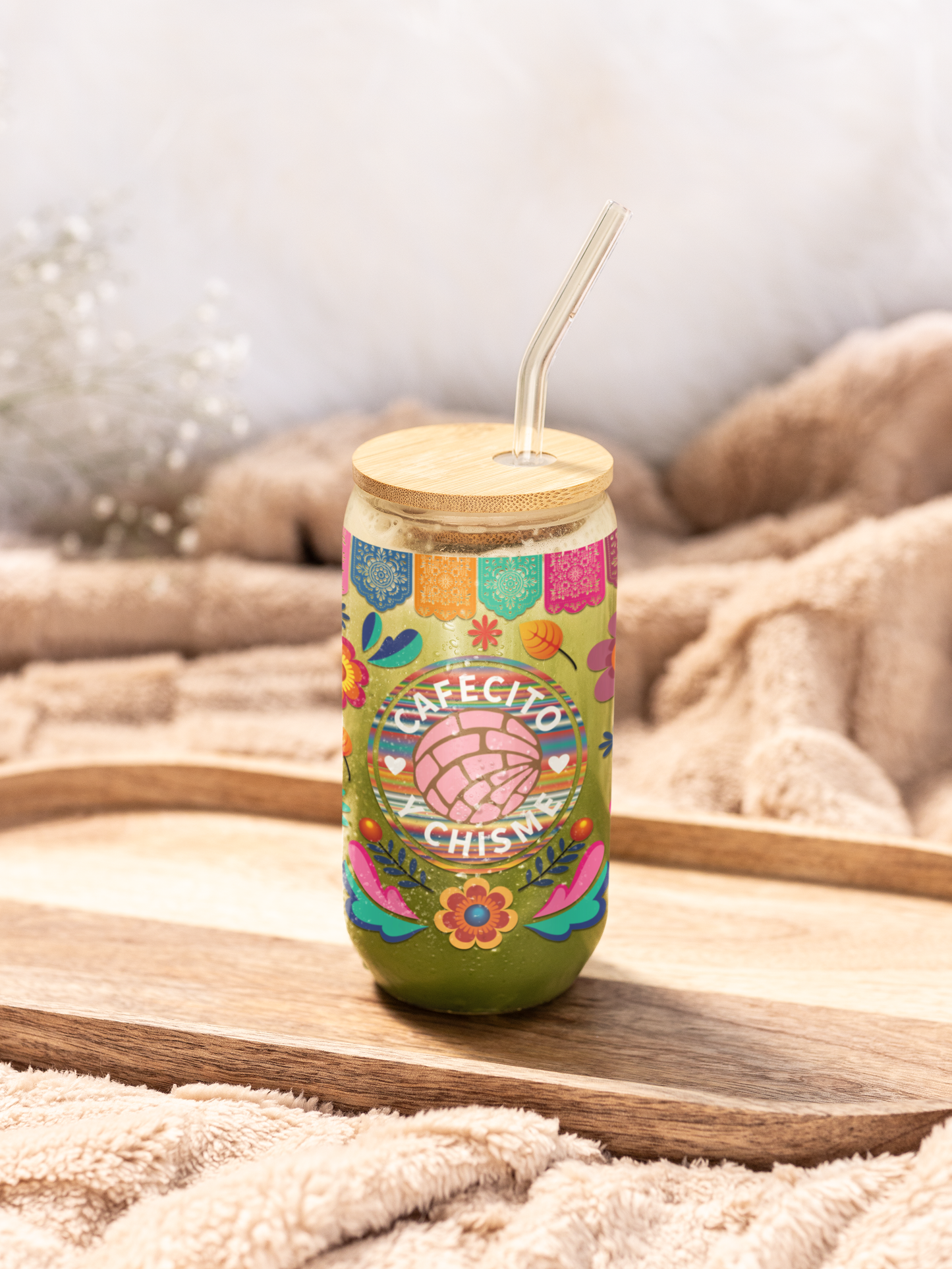 Cafecito y Chisme Glass Can with Bamboo Lid & Straw
